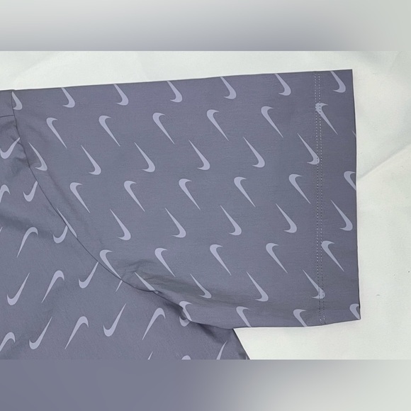 Nike Sportswear Everyday Modern Women’s Woven Short-Sleeve Top in Size:M - NWOT - Picture 5 of 12